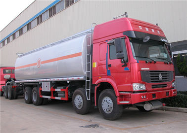 中国 頑丈なHOWO 8x4のオイル タンクのトレーラー、30 CBM 30000のL - 35000のLオイル タンクのトラック サプライヤー