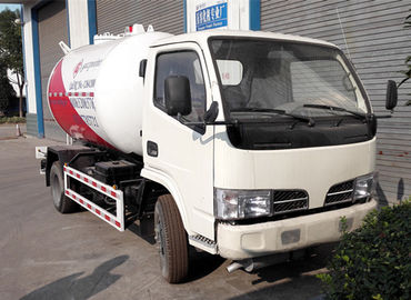中国 4x2 5M3 Bobtail LPGのトラック5000L 2.5Tの液化石油ガスのプロパン2.5トンの サプライヤー