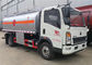 Sinotruck HOWO 4x2 10M3はオイル10000リットルの燃料タンクのトラック トラックの燃料のタンカーBowserに燃料を補給します サプライヤー