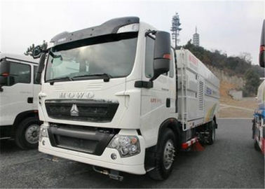 中国 HOWO LHD 4000 Lごみ箱の道路掃除人のトラック、道のクリーニングのトラックのぬれたタイプ/乾式 サプライヤー