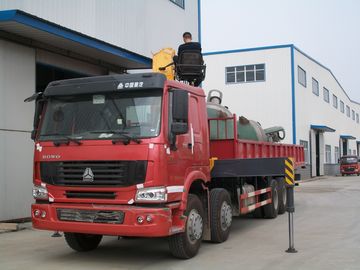 中国 XCMGのトラックによって取付けられるクレーンHowo貨物を運ぶための50トンの望遠鏡油圧クレーン サプライヤー