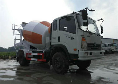 中国 移動式トラックミキサのトラック4x2 6はSinotrukのための6m3コンクリートミキサー車のドラムを動かします サプライヤー