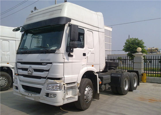 購入 HOWO 6x4 10の荷車引きのトラクターの頭部のトラックの頑丈な索引車420HP ZZ1047C3414B111 オンライン製造