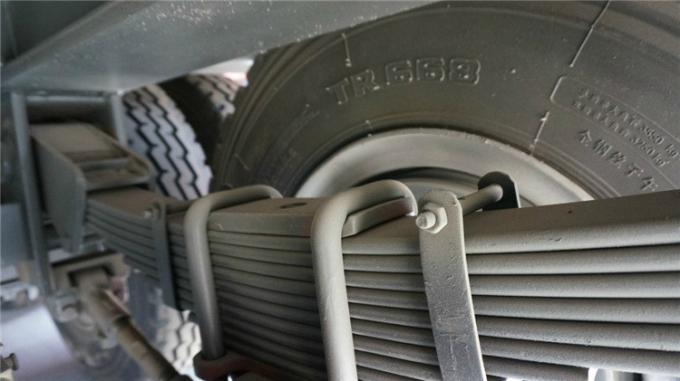 中国有名なCLW 40-60のトンの平床式トレーラーの掘削機のトラックのトレーラーおよび低い平面トレーラー