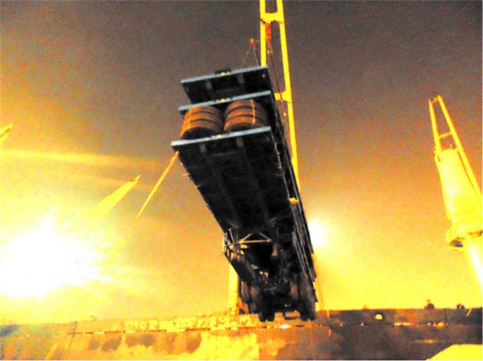 中国有名なCLW 40-60のトンの平床式トレーラーの掘削機のトラックのトレーラーおよび低い平面トレーラー